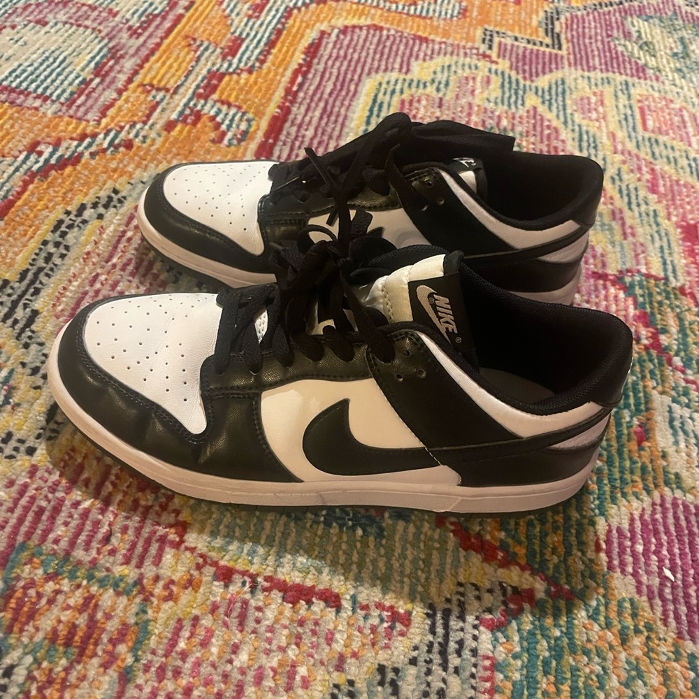 Panda dunks lightly worn